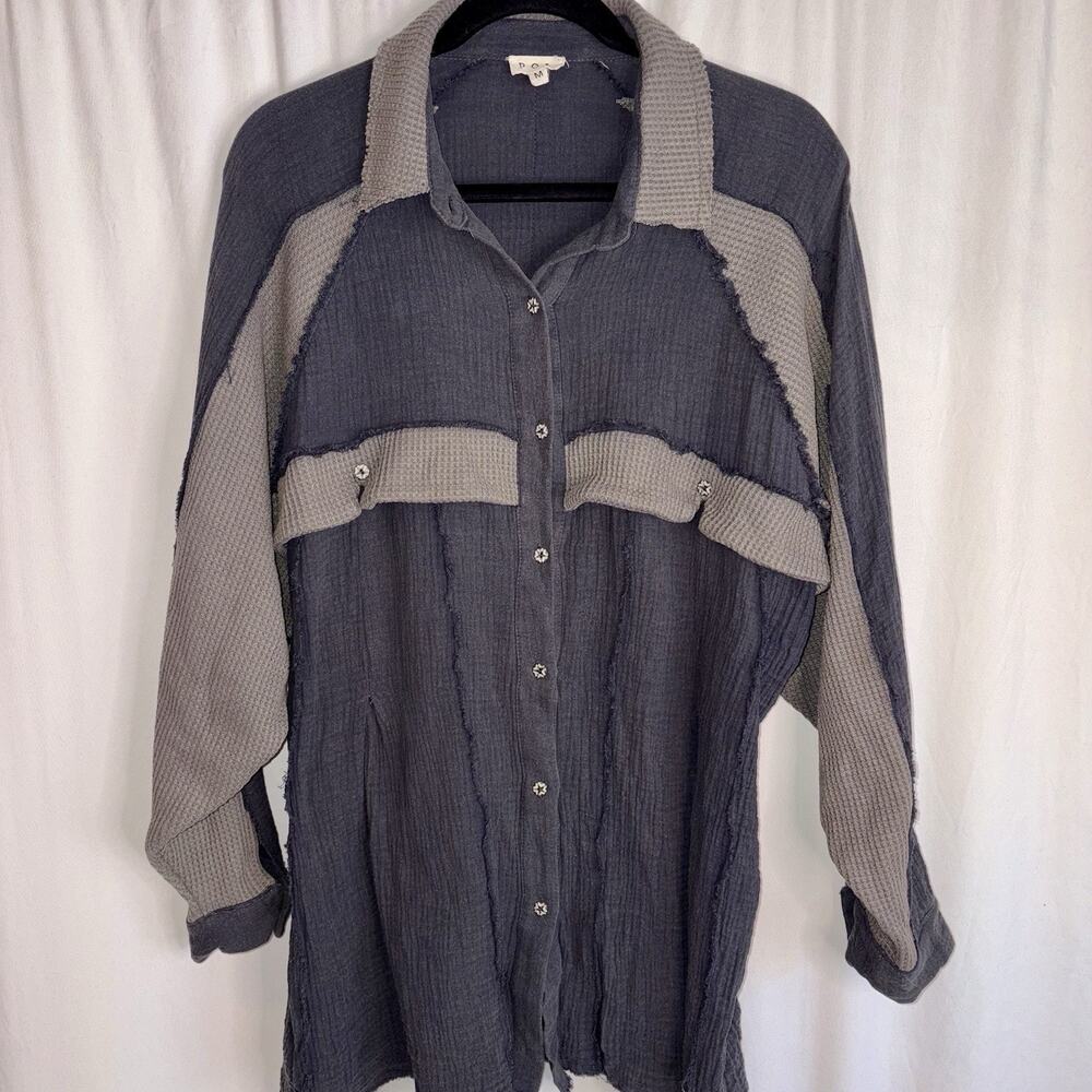 POL Grey Lightweight Shacket Distressed Button Up Shirt Oversized Medium EUC